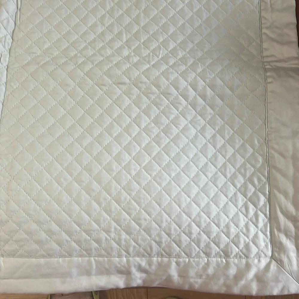 Ralph Lauren Wyatt diamond collection single Sham. Standard size